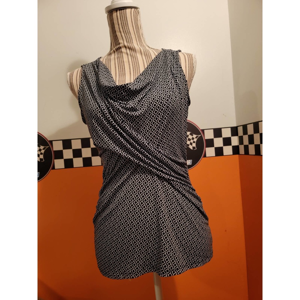 New York & Co. Sleeveless top size Medium